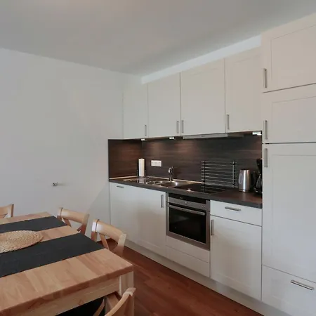 فيلة In Kuestelberg S Mountain *